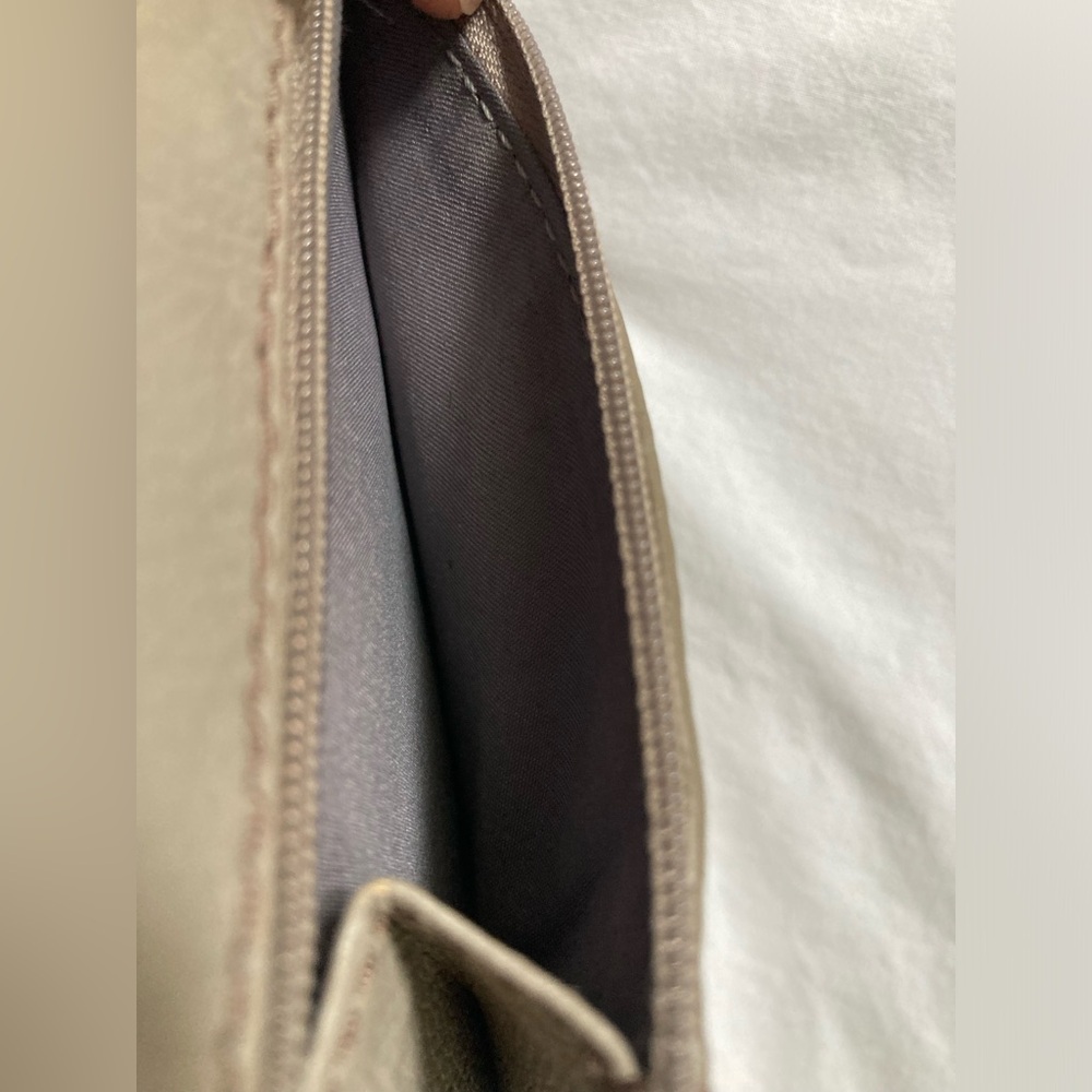 Fossil Tan Leather Wallet - Picture 7 of 11